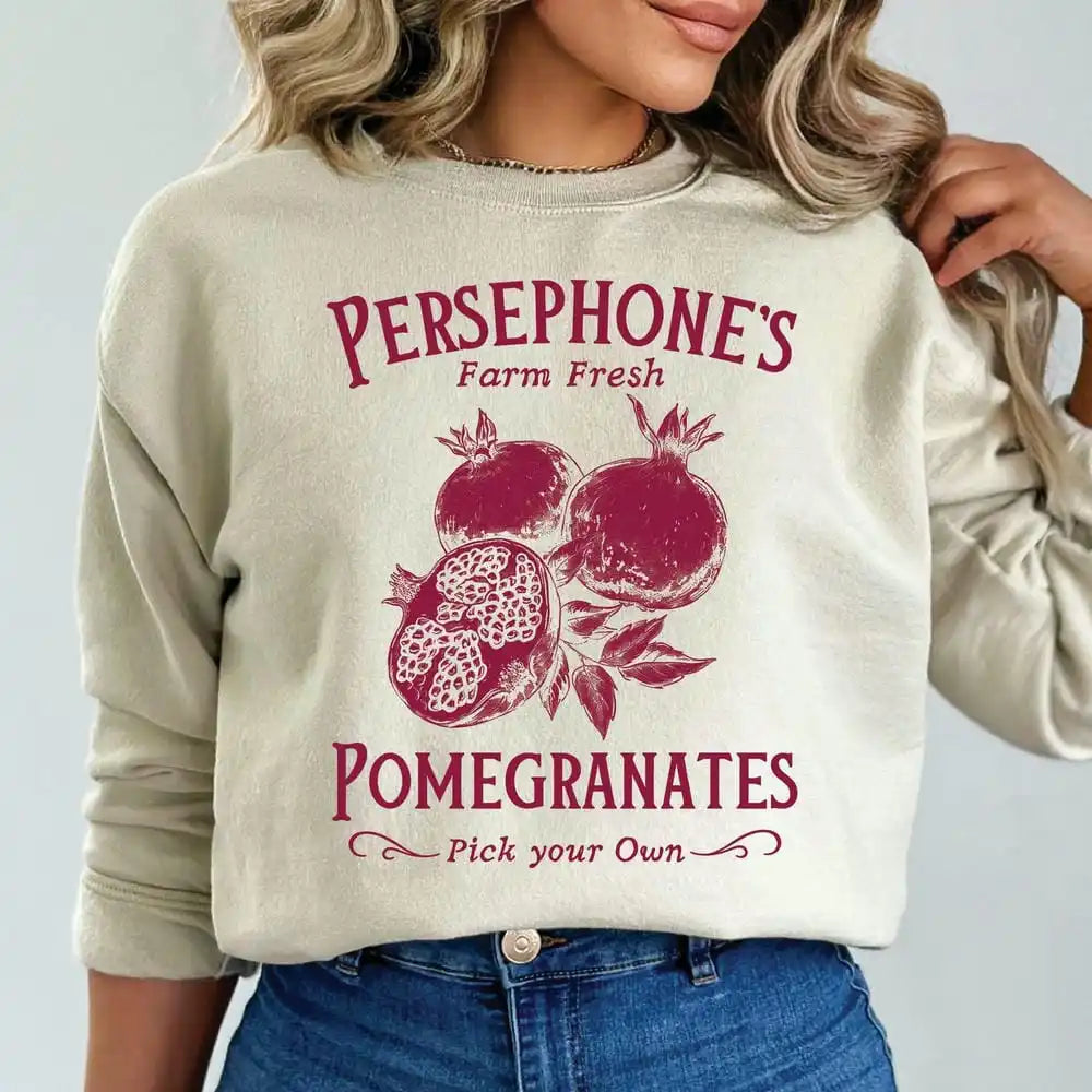 Bookish Fall Sweatshirt With Dark Academia Aesthetic For Casual Outfits
