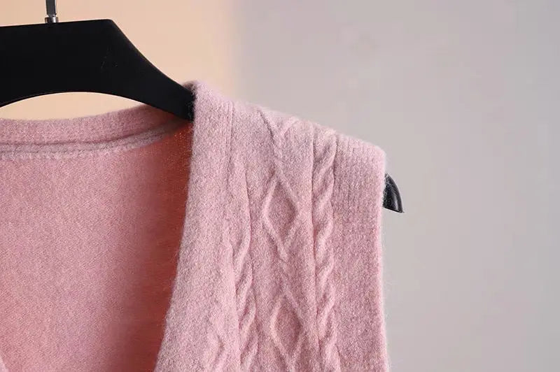 Layered Outfit Inspiration Knitted Vest Cardigan For Women With Slim Fit Camisole Styling