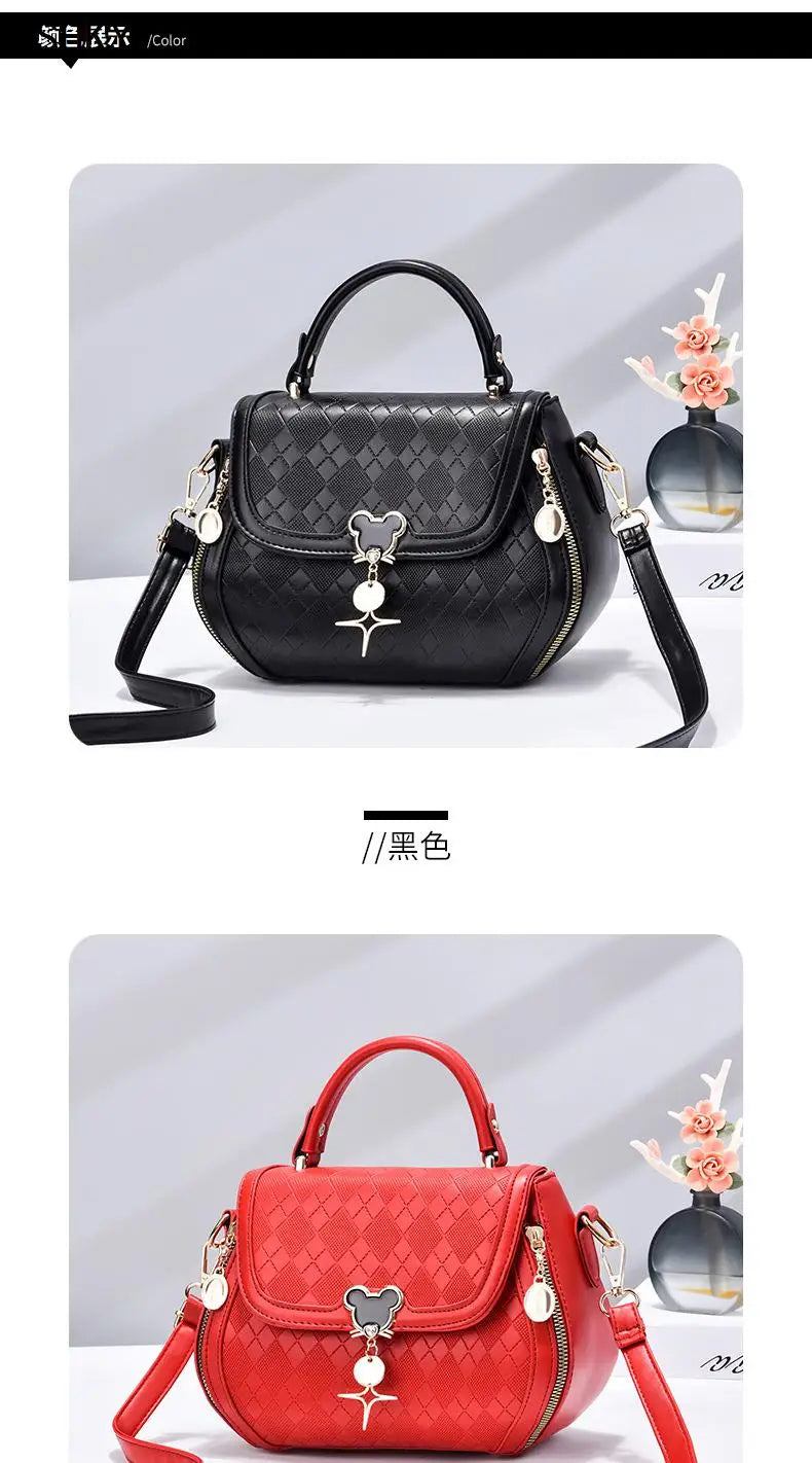 Chic Shoulder Bag In Genuine Leather For Outfits Fashion And Soft Girl Vibes