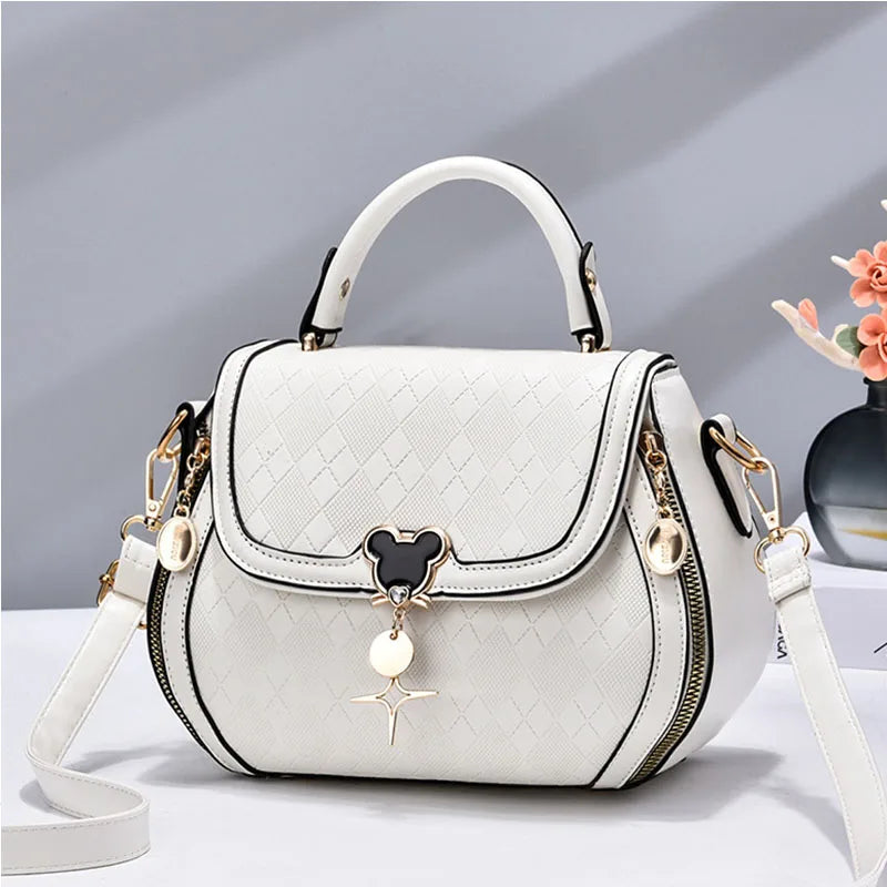 Chic Shoulder Bag In Genuine Leather For Outfits Fashion And Soft Girl Vibes