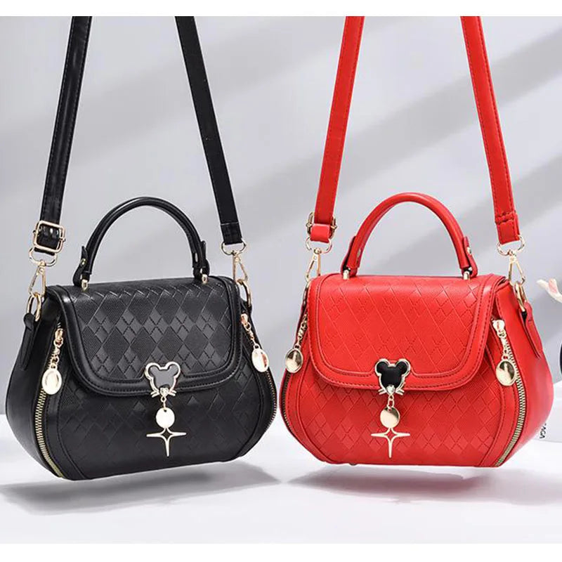 Chic Shoulder Bag In Genuine Leather For Outfits Fashion And Soft Girl Vibes