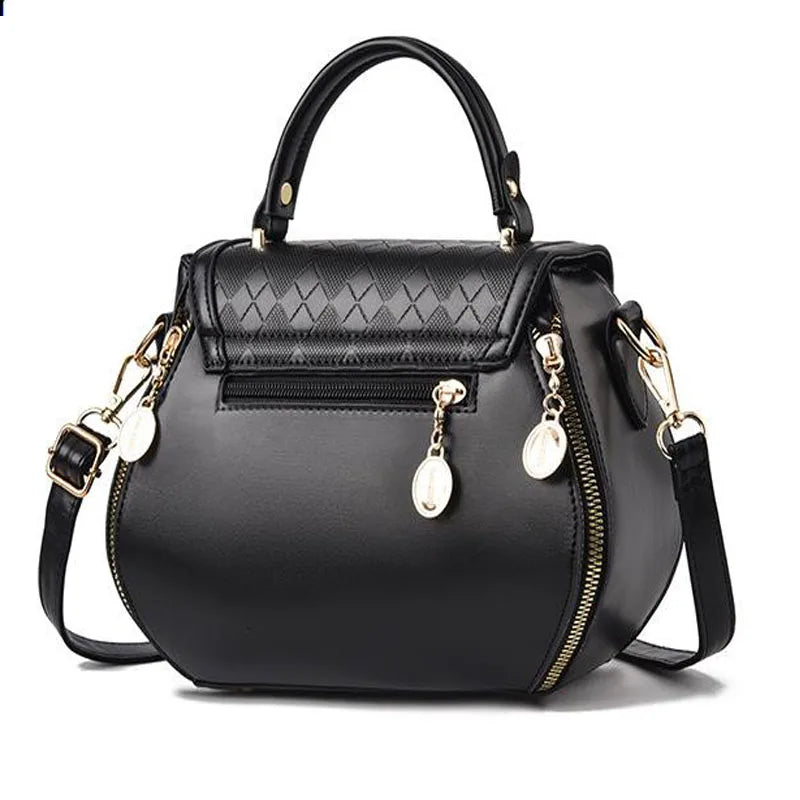 Chic Shoulder Bag In Genuine Leather For Outfits Fashion And Soft Girl Vibes