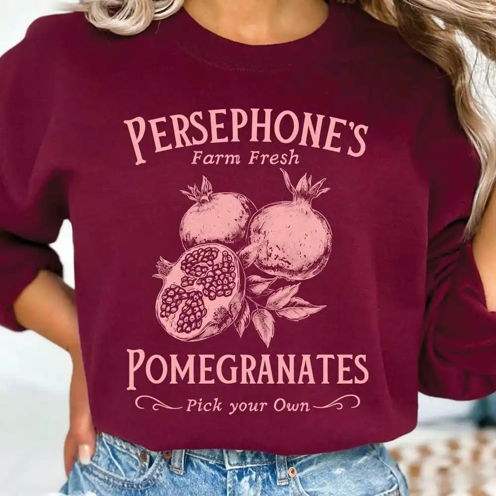 Bookish Fall Sweatshirt With Dark Academia Aesthetic For Casual Outfits