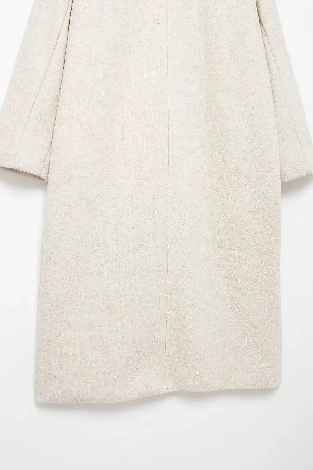 Fall Outfit Inspiration Loose-Fit Jacket With Soft Streetwear Vibes