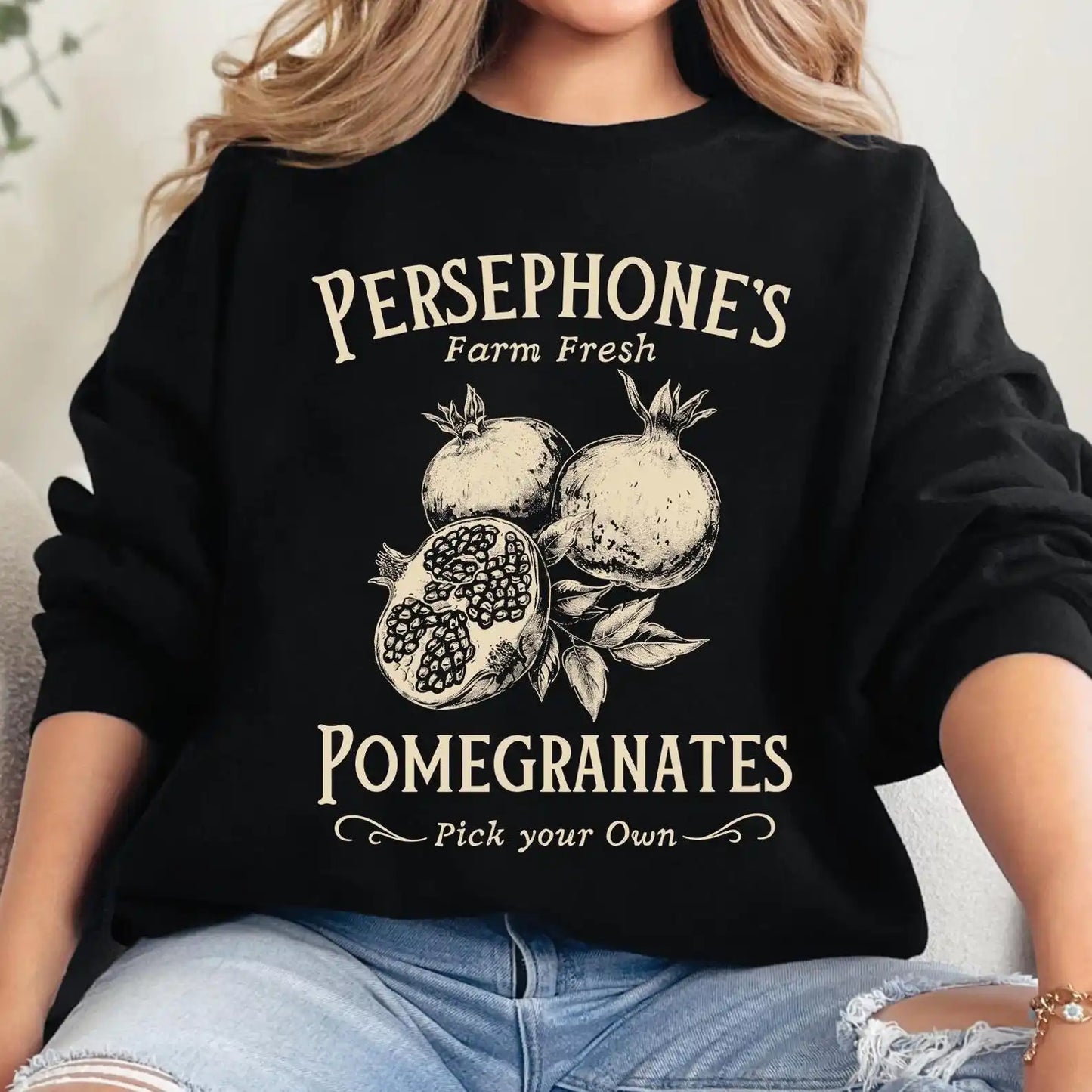 Bookish Fall Sweatshirt With Dark Academia Aesthetic For Casual Outfits