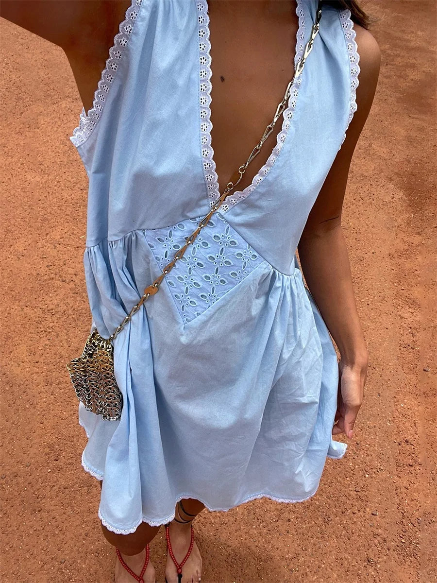 Millennium Style Sleeveless Dress With Vintage Floral Print And Beach-Ready Look