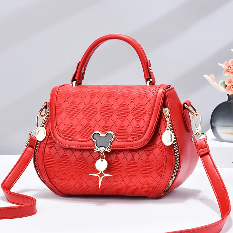 Chic Shoulder Bag In Genuine Leather For Outfits Fashion And Soft Girl Vibes