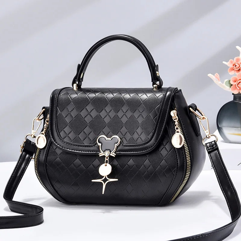 Chic Shoulder Bag In Genuine Leather For Outfits Fashion And Soft Girl Vibes