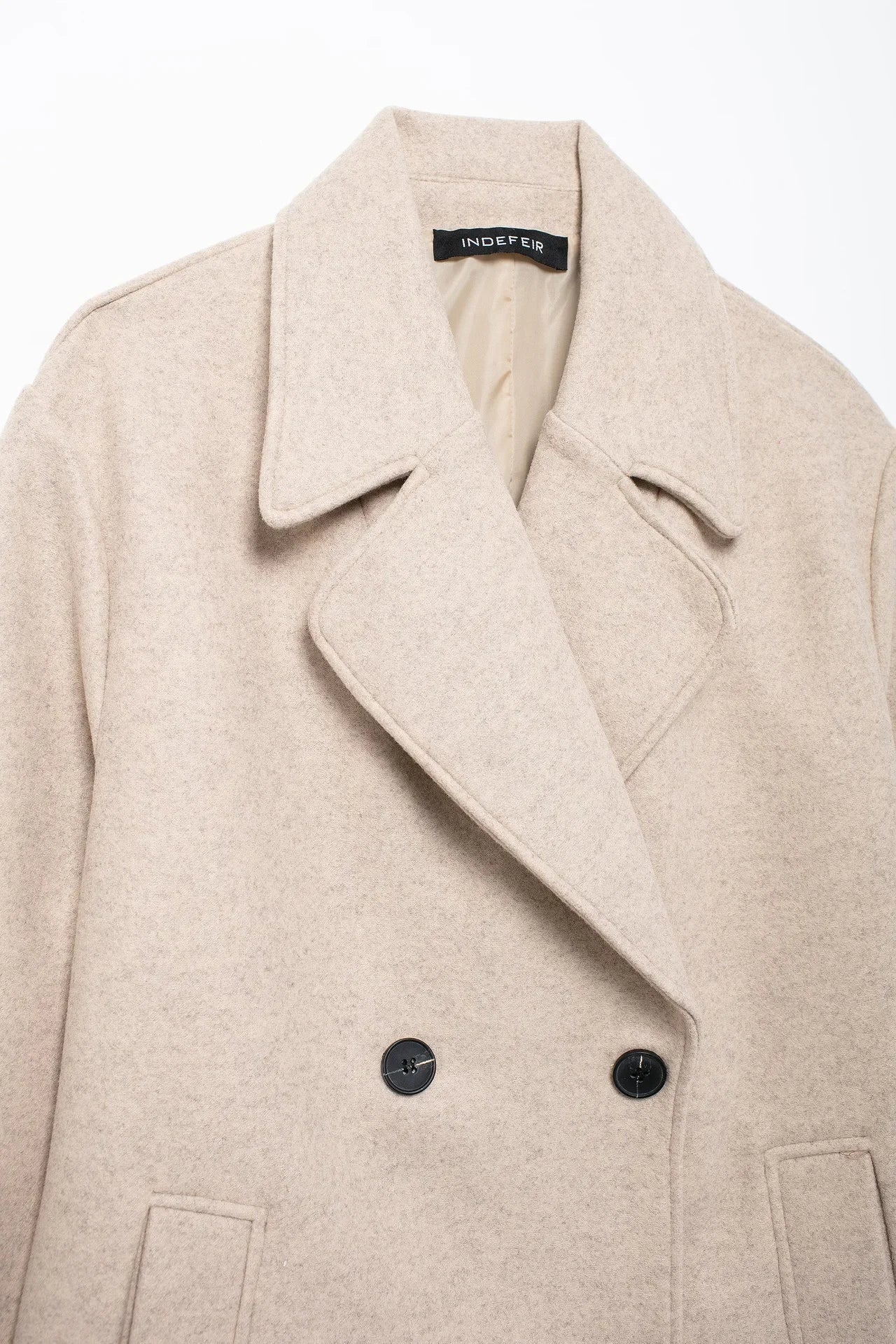 Fall Outfit Inspiration Loose-Fit Jacket With Soft Streetwear Vibes