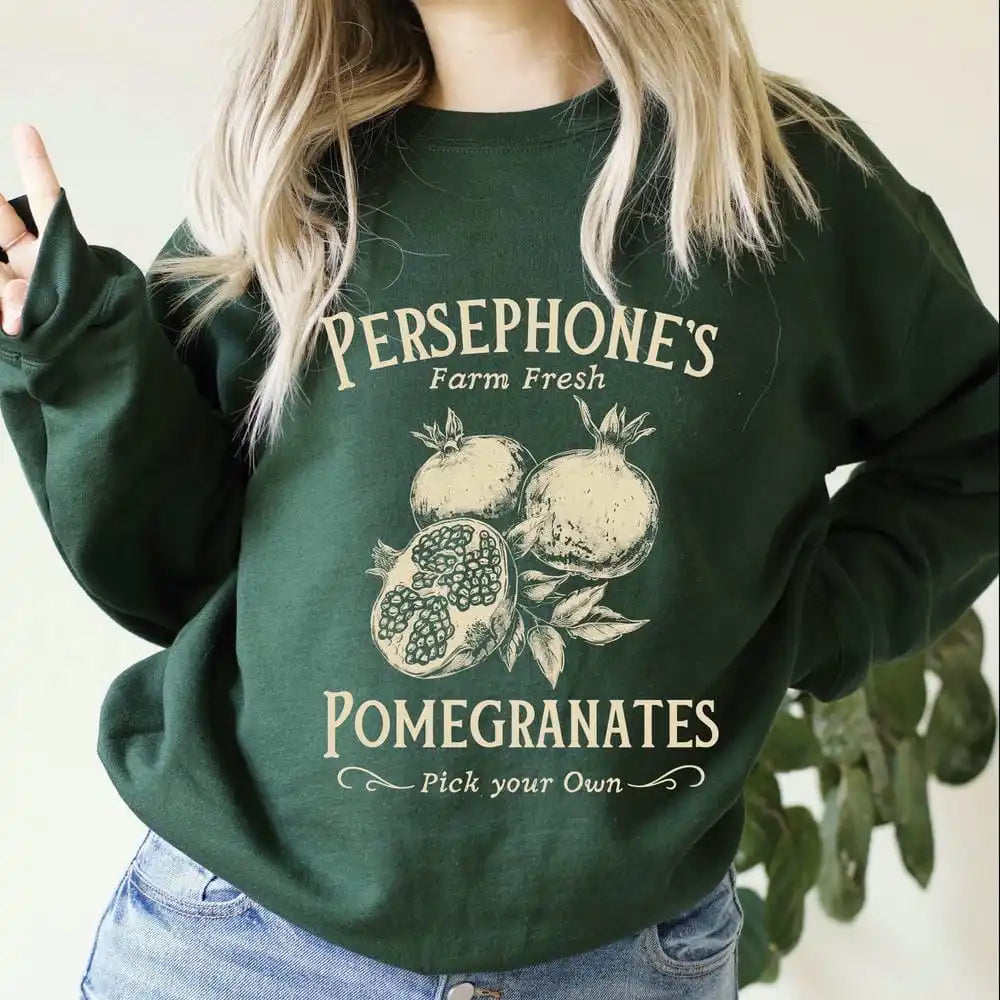 Bookish Fall Sweatshirt With Dark Academia Aesthetic For Casual Outfits