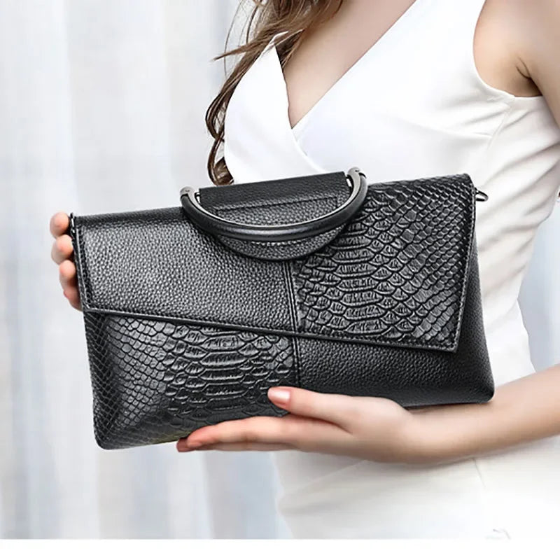 Chic Handheld Bag With Street Style Vibes And Cozy Girl Sophistication