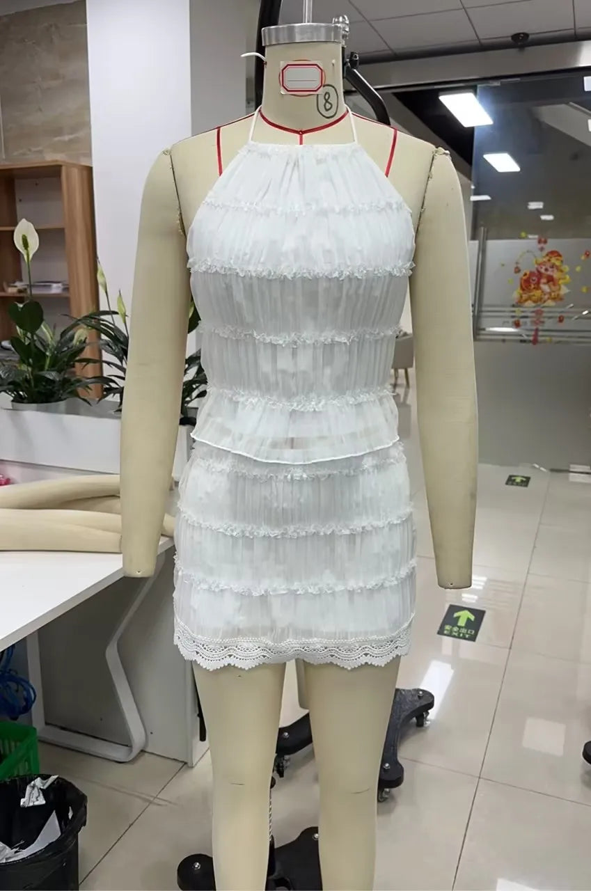 Floral Two Piece Outfit With Halter Crop Top And Lace Hem Skirt For Summer Outfits Fashion