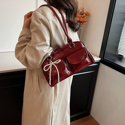 Versatile Underarm Bag With Minimalist Elegance And Effortless Everyday Vibes
