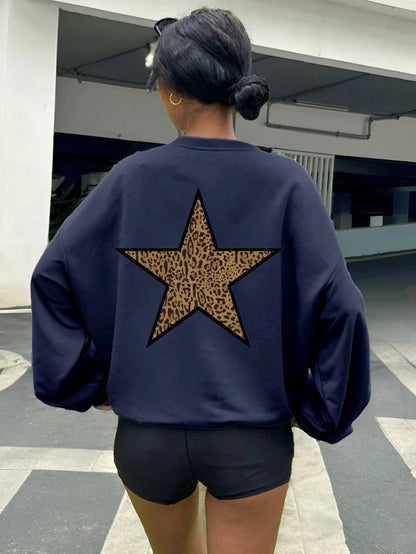 Fall Sweatshirt Outfit For Women With Star Print And Denim-Inspired Style