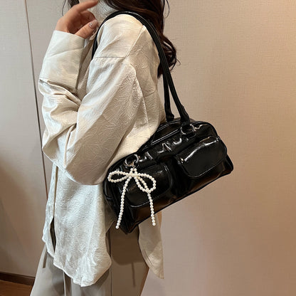 Versatile Underarm Bag With Minimalist Elegance And Effortless Everyday Vibes