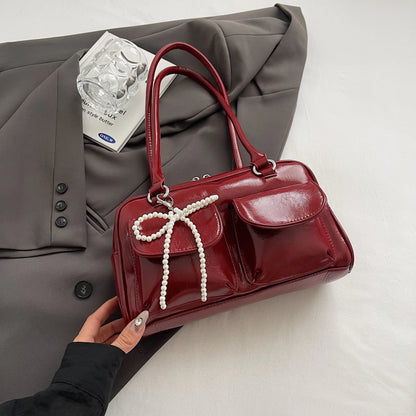 Versatile Underarm Bag With Minimalist Elegance And Effortless Everyday Vibes