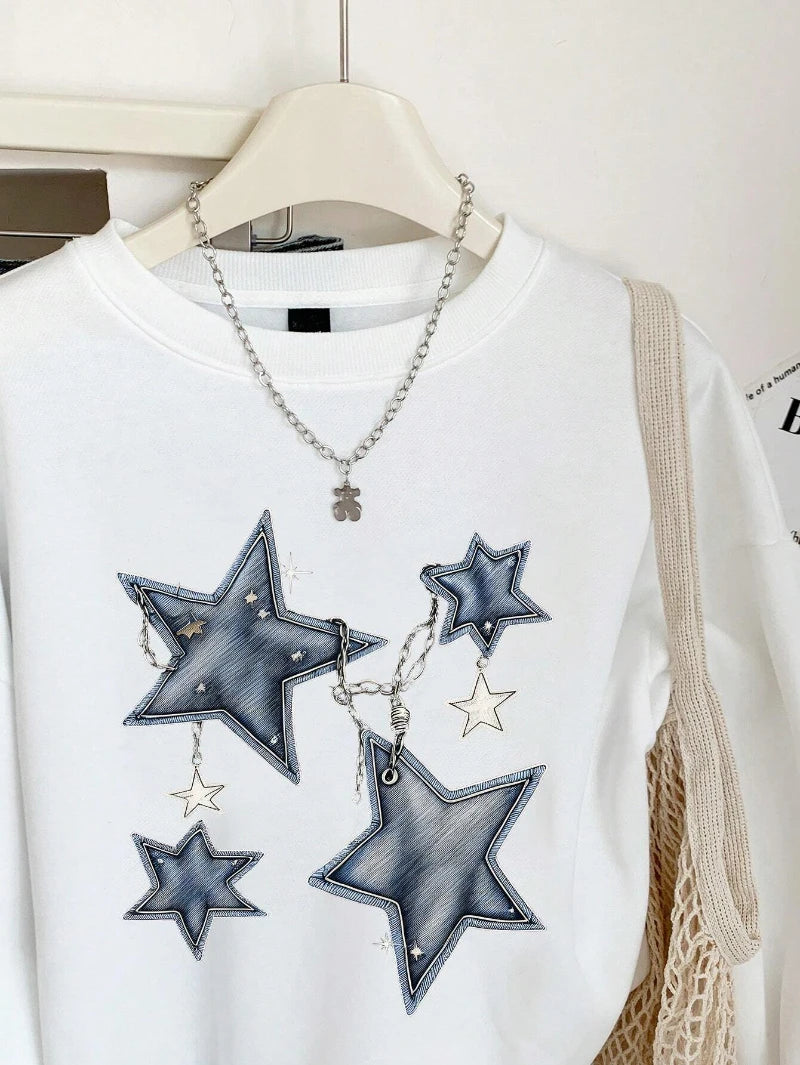 Fall Sweatshirt Outfit For Women With Star Print And Denim-Inspired Style