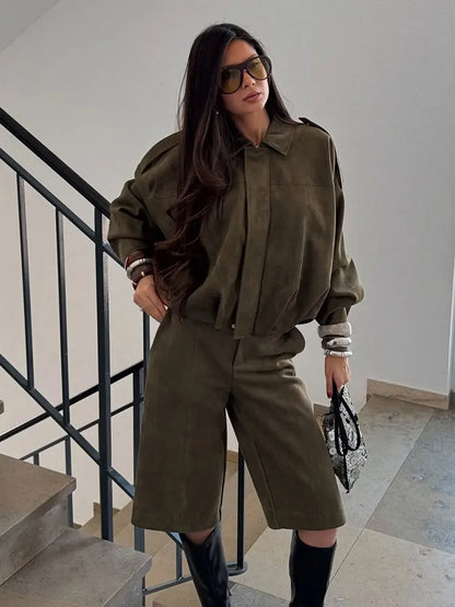 Loose Fit Suede Bomber Jacket Outfit Casual Fall Trend For Women With Lapel Zipper