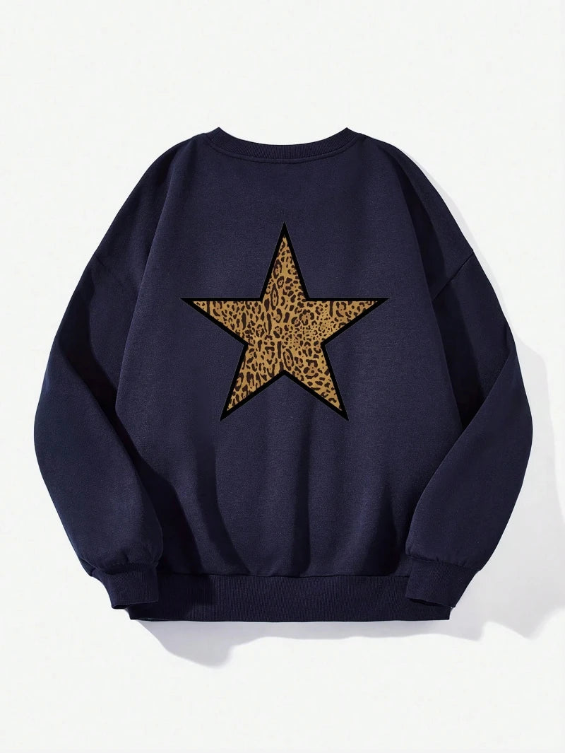 Fall Sweatshirt Outfit For Women With Star Print And Denim-Inspired Style