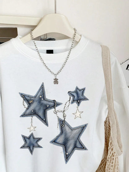Fall Sweatshirt Outfit For Women With Star Print And Denim-Inspired Style