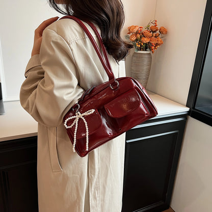 Versatile Underarm Bag With Minimalist Elegance And Effortless Everyday Vibes