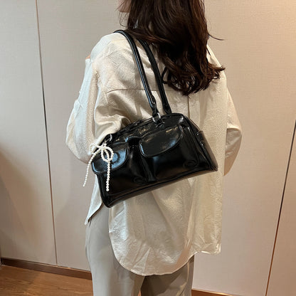 Versatile Underarm Bag With Minimalist Elegance And Effortless Everyday Vibes