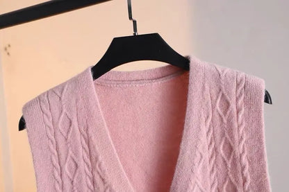 Layered Outfit Inspiration Knitted Vest Cardigan For Women With Slim Fit Camisole Styling