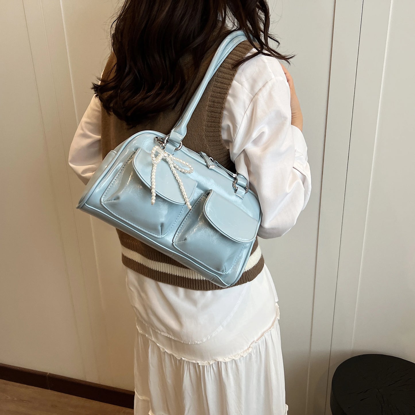 Versatile Underarm Bag With Minimalist Elegance And Effortless Everyday Vibes