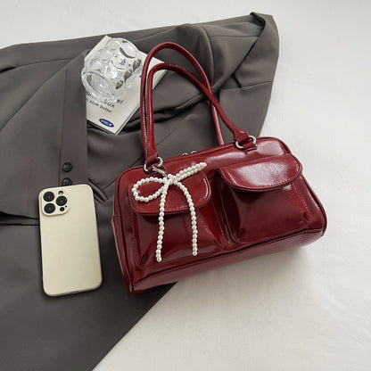 Versatile Underarm Bag With Minimalist Elegance And Effortless Everyday Vibes
