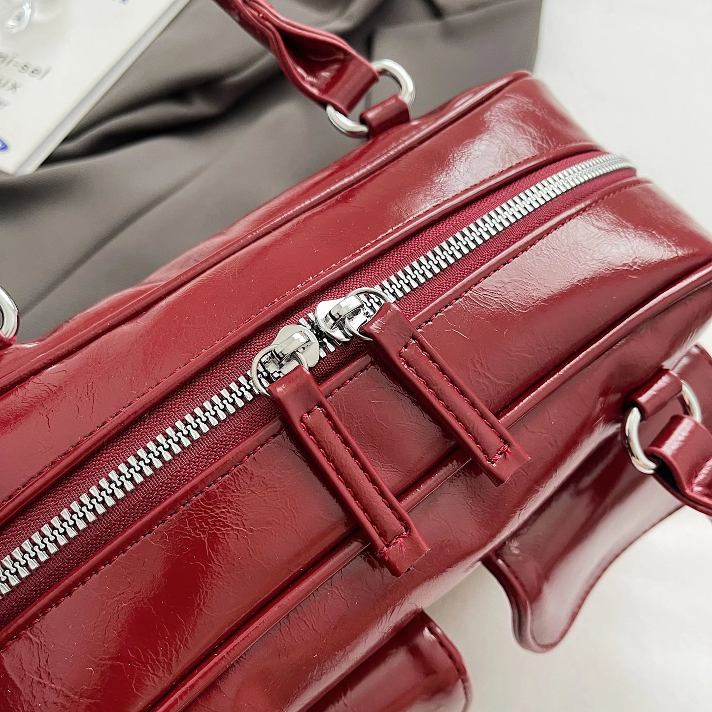Versatile Underarm Bag With Minimalist Elegance And Effortless Everyday Vibes