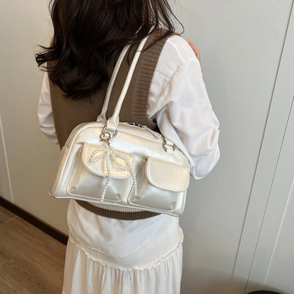Versatile Underarm Bag With Minimalist Elegance And Effortless Everyday Vibes