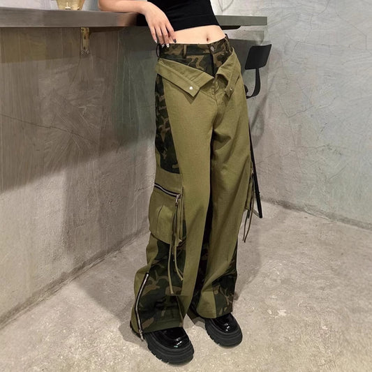 90s Revival: Retro Print High-Waist Jeans