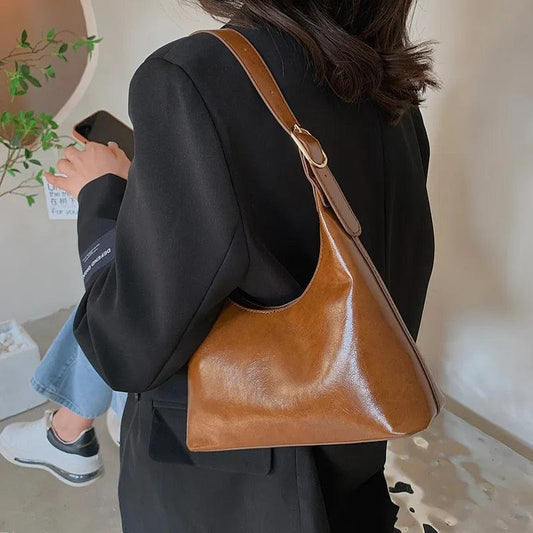 Crescent Chic Leather Shoulder Bag - itsshirty